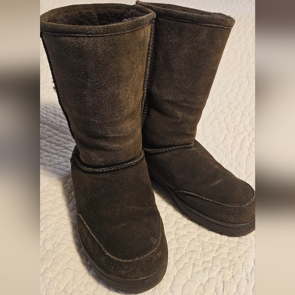 BearPaw Suede Dark Brown Sheerling Boots Size 8